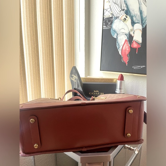 COACH ~BAG - Picture 6 of 7